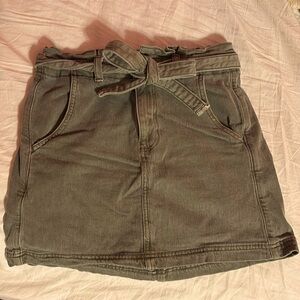 Gently worn American Eagle Denim mini skirt-size 4